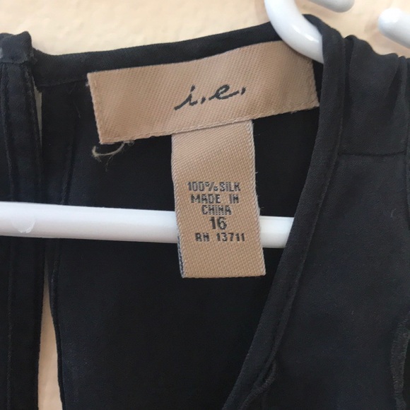 i.e. Black Frilly Top - Picture 4 of 4